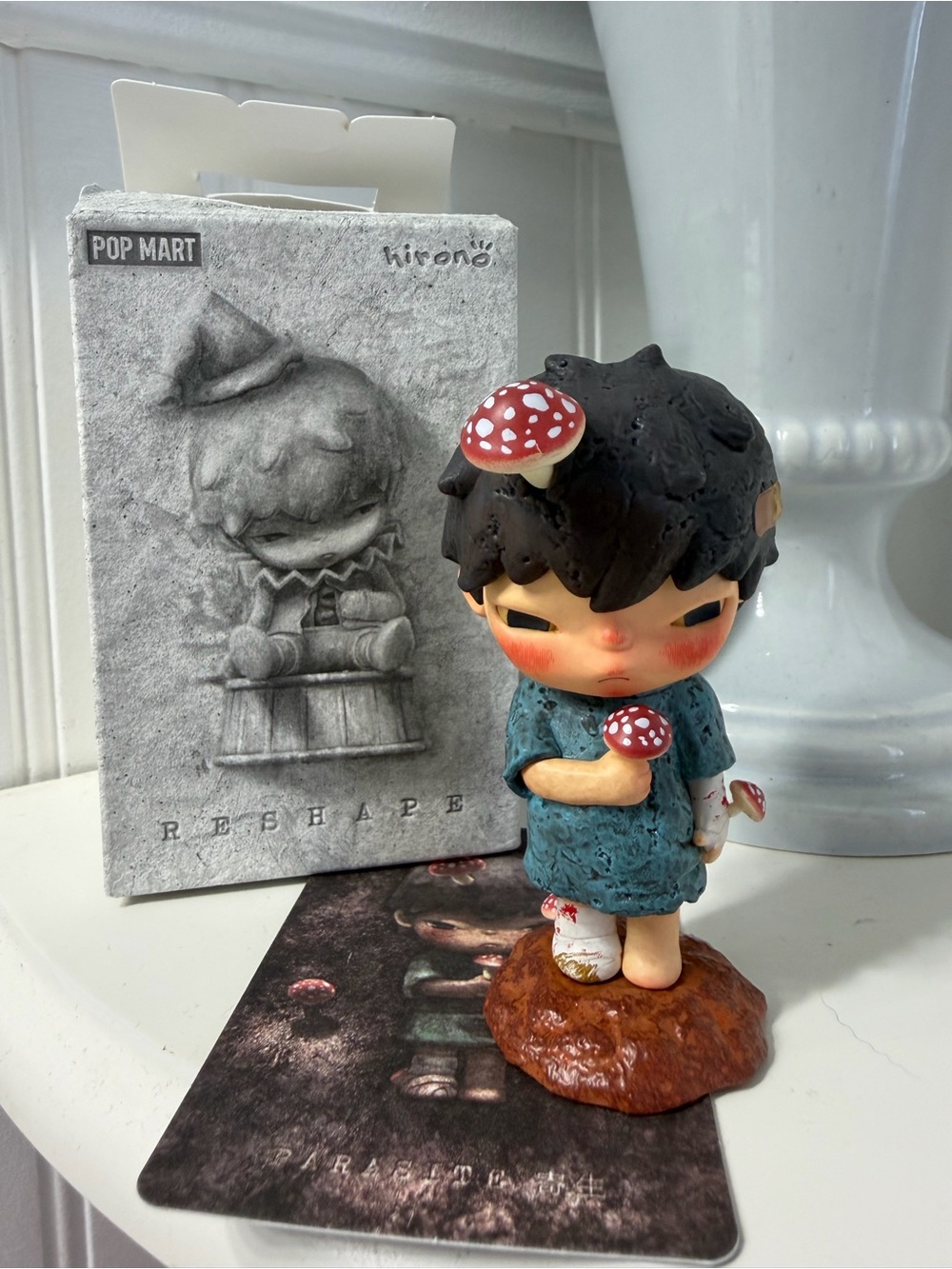 Hirono POP MART Reshape Figurine - Parasite - Picture 2 of 4